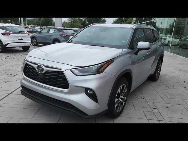 2022 Toyota Highlander XLE