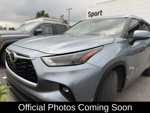 2022 Toyota Highlander XLE