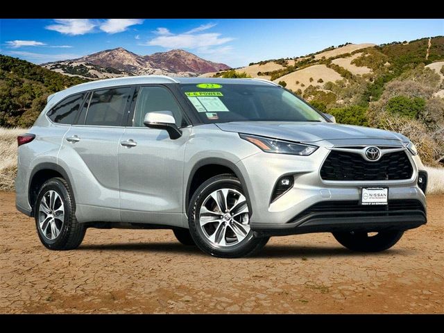 2022 Toyota Highlander XLE