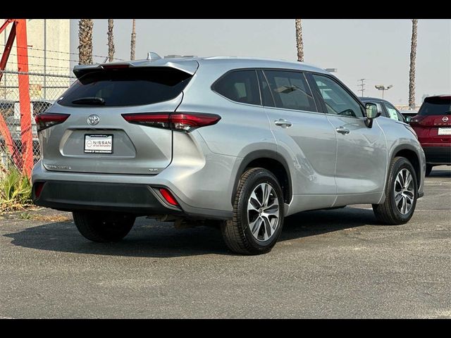 2022 Toyota Highlander XLE