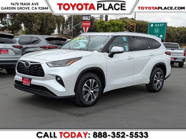 2022 Toyota Highlander XLE