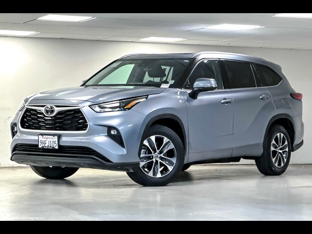 2022 Toyota Highlander XLE