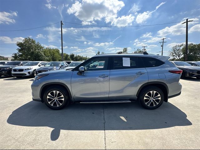 2022 Toyota Highlander XLE