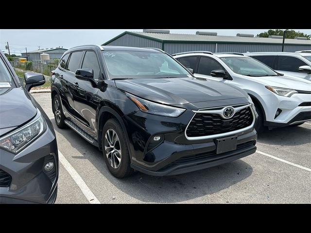 2022 Toyota Highlander XLE