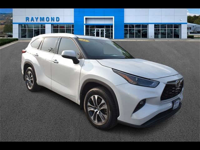 2022 Toyota Highlander XLE