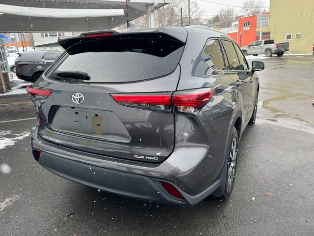 2022 Toyota Highlander XLE