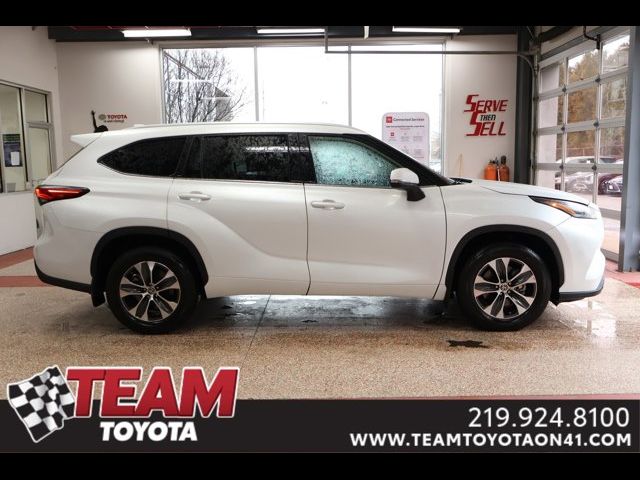 2022 Toyota Highlander XLE