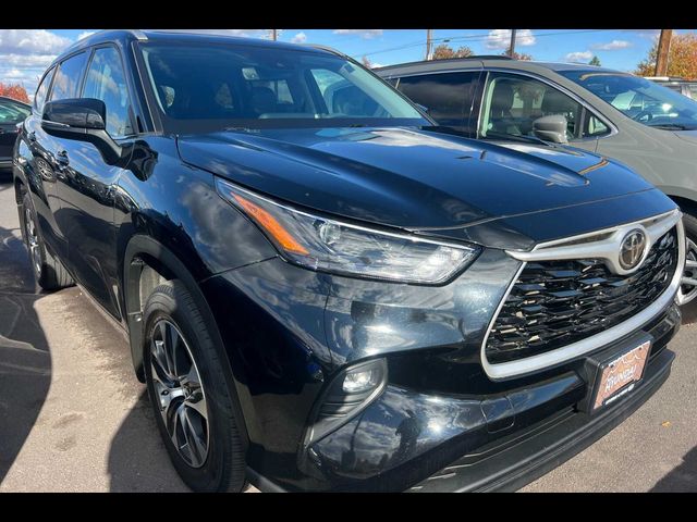 2022 Toyota Highlander XLE