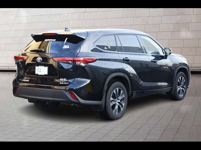 2022 Toyota Highlander XLE