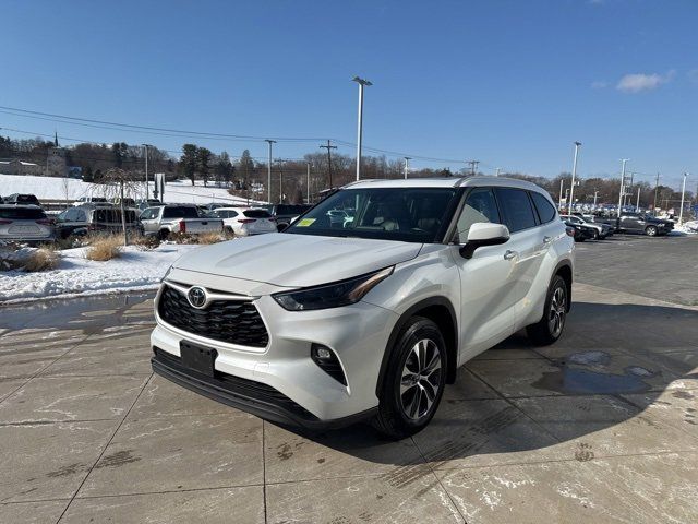 2022 Toyota Highlander XLE