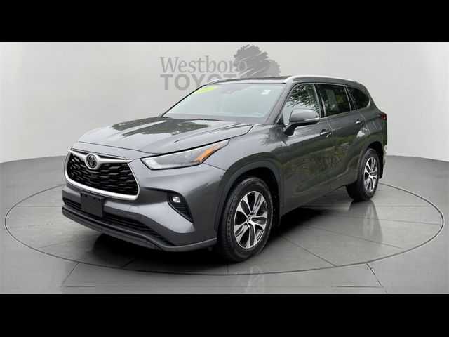 2022 Toyota Highlander XLE