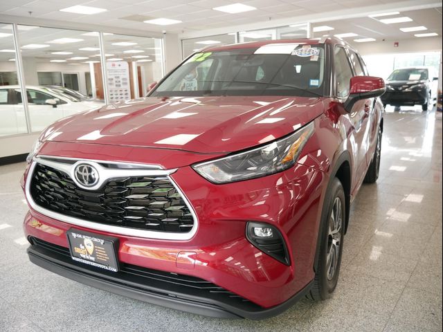 2022 Toyota Highlander XLE