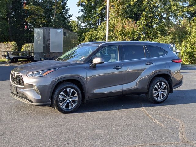 2022 Toyota Highlander XLE