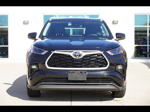 2022 Toyota Highlander XLE