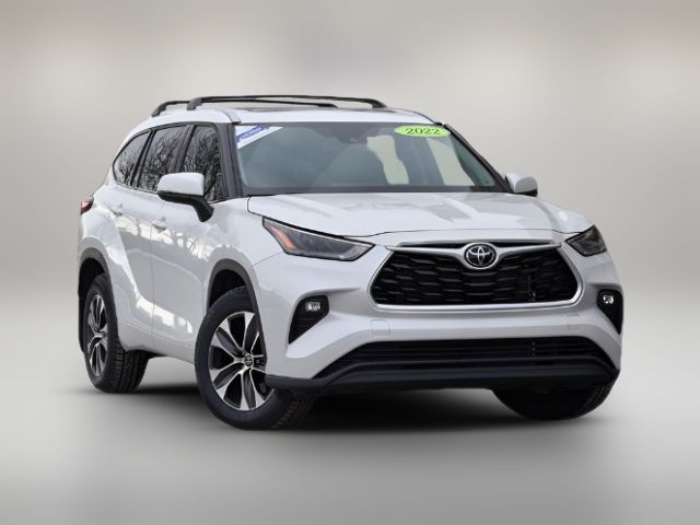 2022 Toyota Highlander XLE