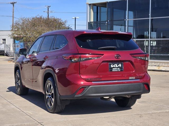 2022 Toyota Highlander XLE