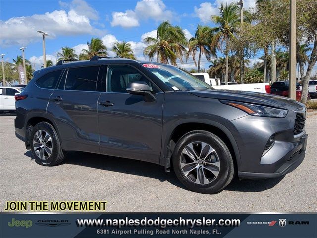 2022 Toyota Highlander XLE