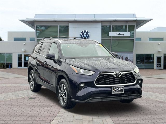 2022 Toyota Highlander XLE