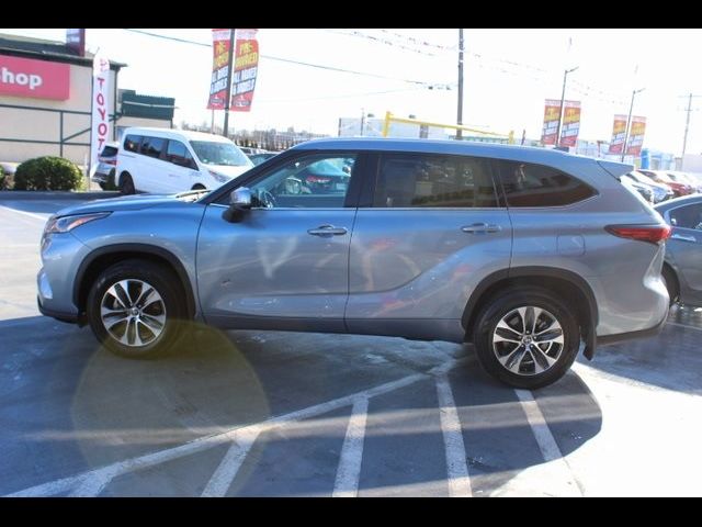 2022 Toyota Highlander XLE