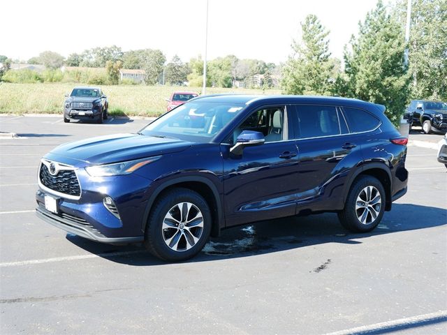 2022 Toyota Highlander XLE