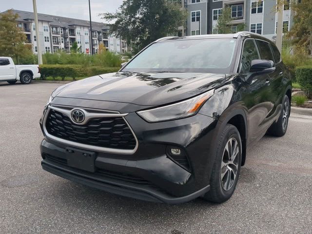 2022 Toyota Highlander XLE