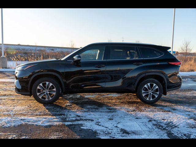 2022 Toyota Highlander XLE