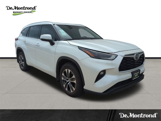 2022 Toyota Highlander XLE