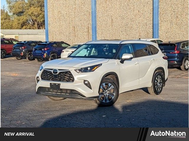 2022 Toyota Highlander XLE