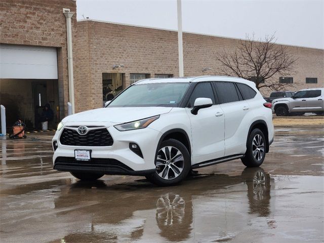 2022 Toyota Highlander XLE