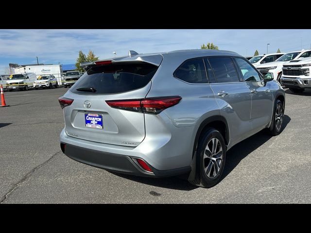 2022 Toyota Highlander XLE