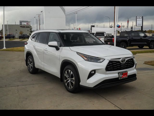 2022 Toyota Highlander XLE