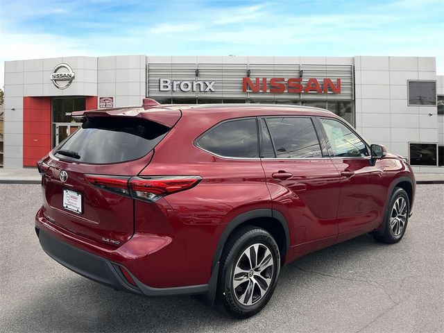 2022 Toyota Highlander XLE