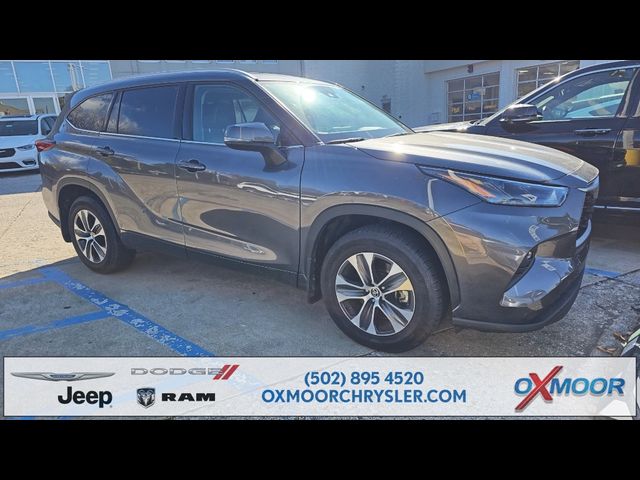 2022 Toyota Highlander XLE