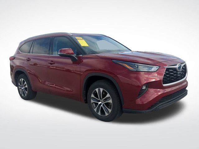 2022 Toyota Highlander Hybrid XLE