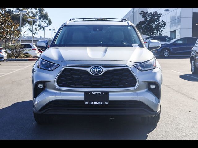 2022 Toyota Highlander Hybrid XLE