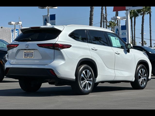 2022 Toyota Highlander XLE