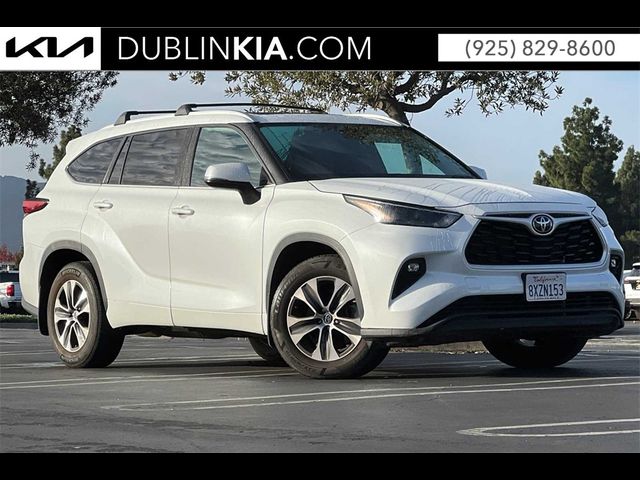 2022 Toyota Highlander XLE