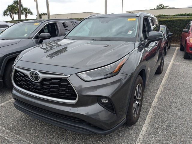 2022 Toyota Highlander XLE