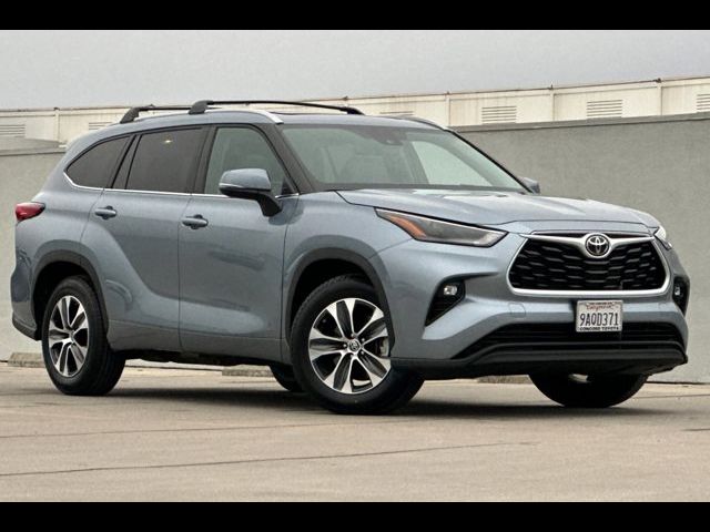 2022 Toyota Highlander XLE