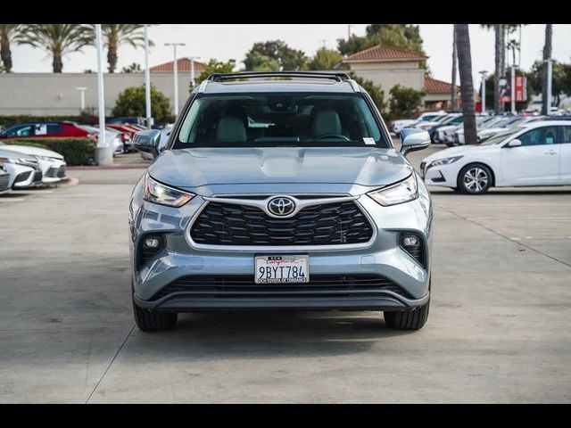 2022 Toyota Highlander XLE