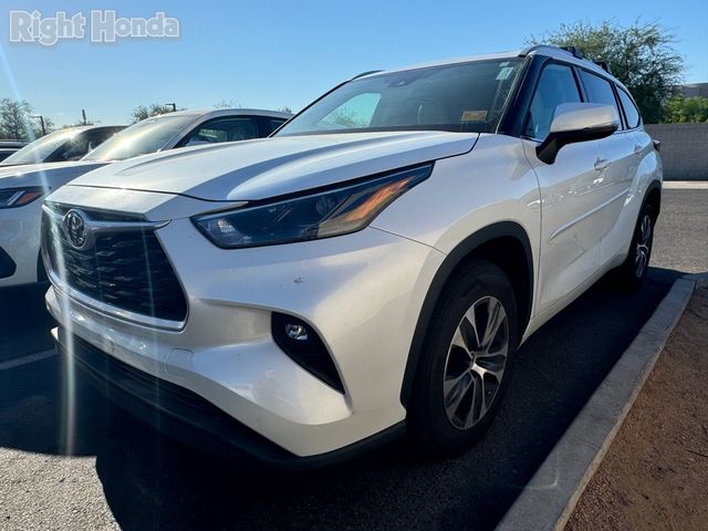 2022 Toyota Highlander XLE