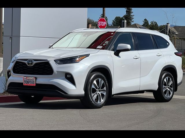 2022 Toyota Highlander XLE