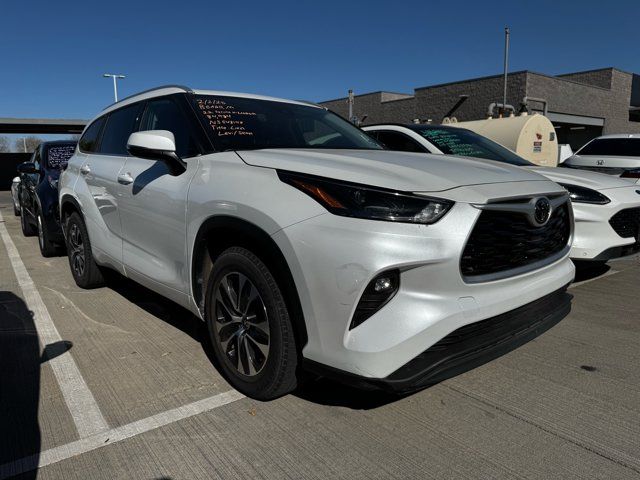 2022 Toyota Highlander XLE