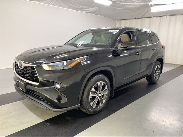 2022 Toyota Highlander XLE