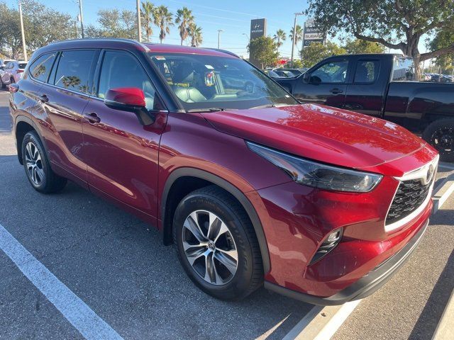 2022 Toyota Highlander XLE