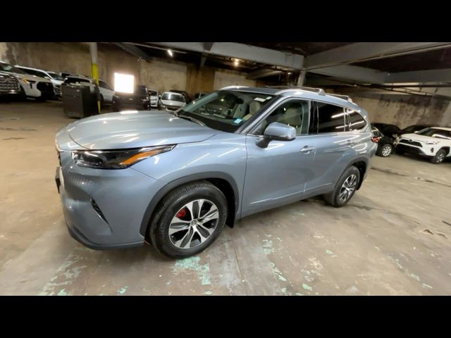 2022 Toyota Highlander XLE