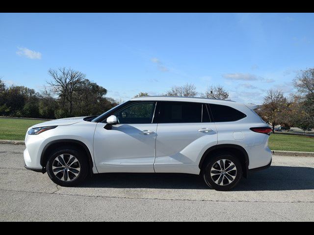 2022 Toyota Highlander XLE