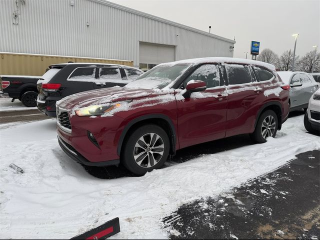 2022 Toyota Highlander XLE