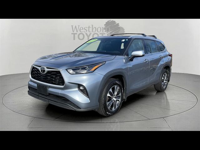 2022 Toyota Highlander XLE