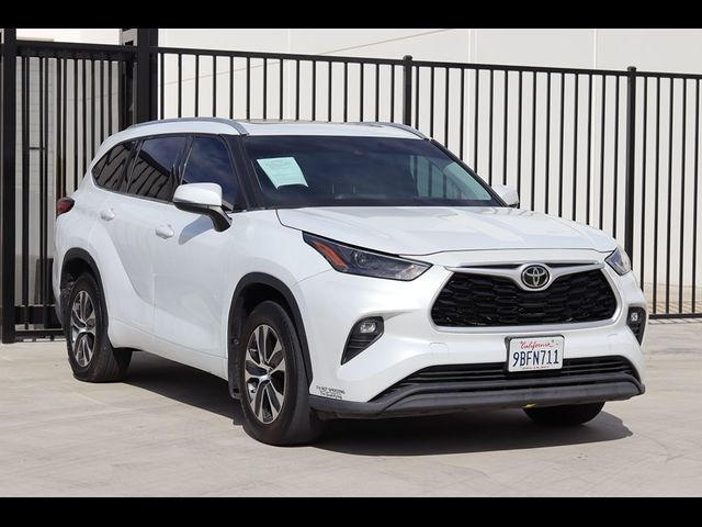 2022 Toyota Highlander XLE